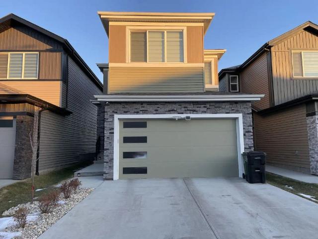 Gorgeous family home for rent — 3 Bedrooms+ Den House