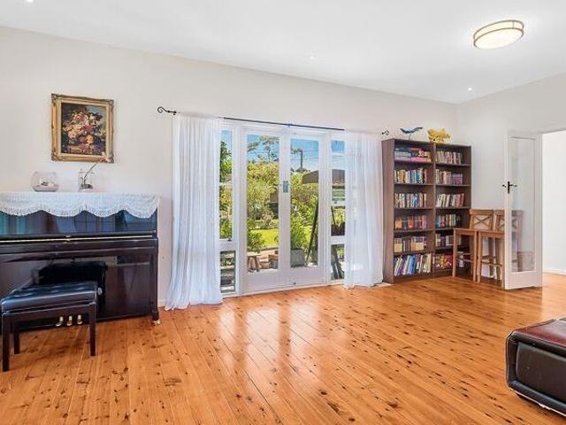Gorgeous Family Home for Rent in a Tranquil Neighborhood!