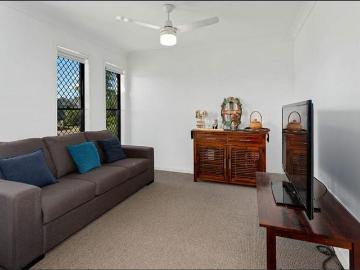 GORGEOUS FAMILY HOME IN THE HEART OF REDBANK!