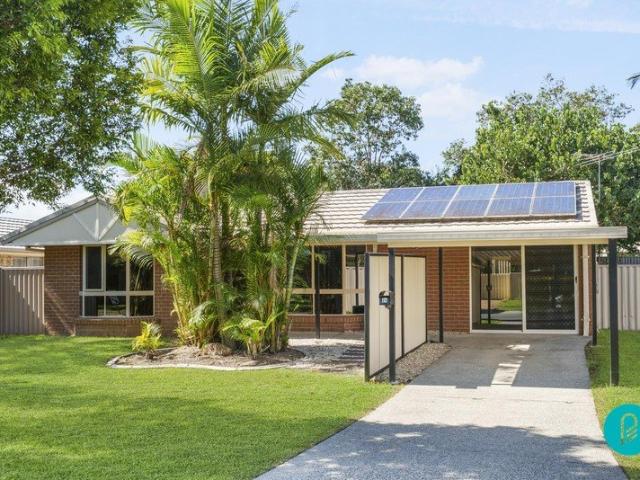 GORGEOUS FAMILY HOME IN THE PRIME LOCATION!