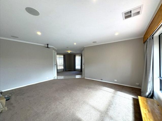 Gorgeous Family Home In Lovely Location!