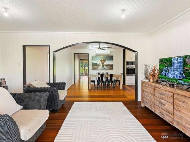 Gorgeous Family Home In Rainforest Town