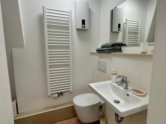 Gorgeous, fashionable suite in Düsseldorf, Dusseldorf Amsterdam Apartments for Rent
