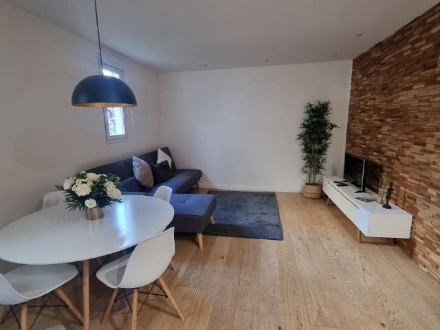 Gorgeous flat close to metro, Paris Amsterdam Apartments for Rent