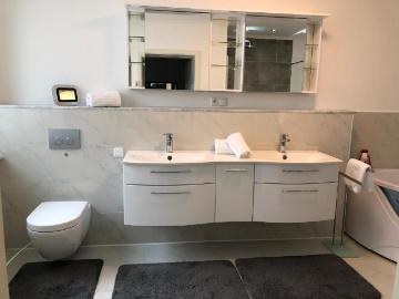 Gorgeous flat in the heart of town