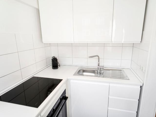 Gorgeous, freshly renovated home in the heart of Düsseldorf, Dusseldorf Amsterdam Apartments for Rent