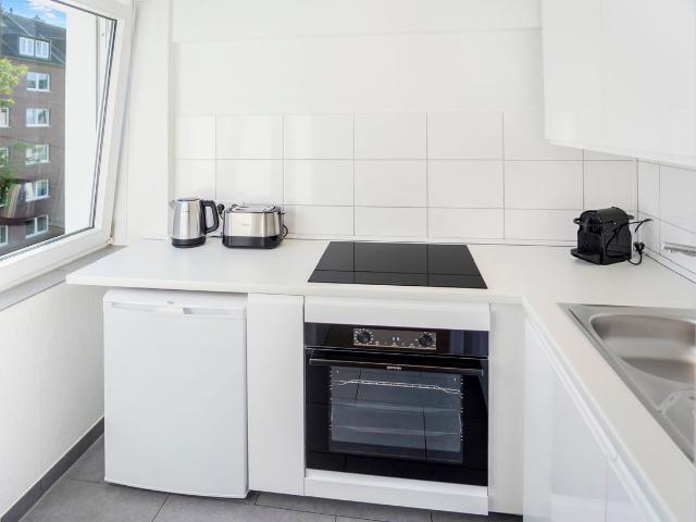 Gorgeous, freshly renovated home in the heart of Düsseldorf, Dusseldorf Amsterdam Apartments for Rent