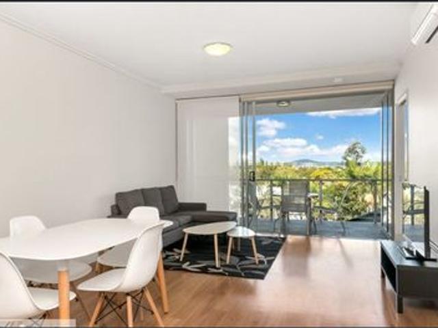 Gorgeous Fully Furnished Apartment in the Heart of Kangaroo Point
