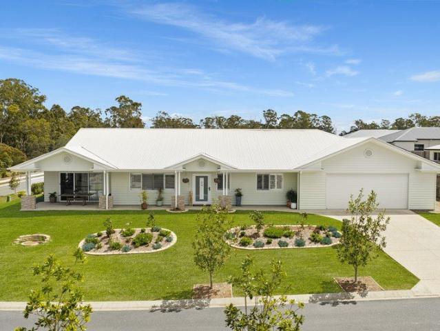 Gorgeous Grand Proportions, Sophisticated Style & Space for the Whole Family