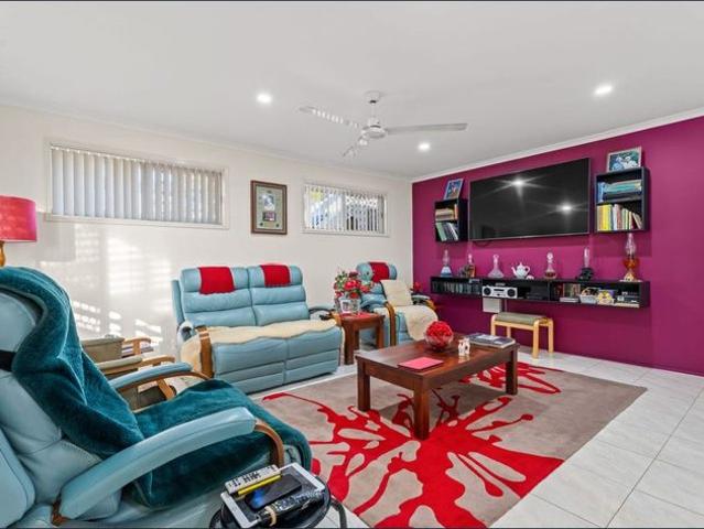Gorgeous Home in Scarness with Solar and Shed
