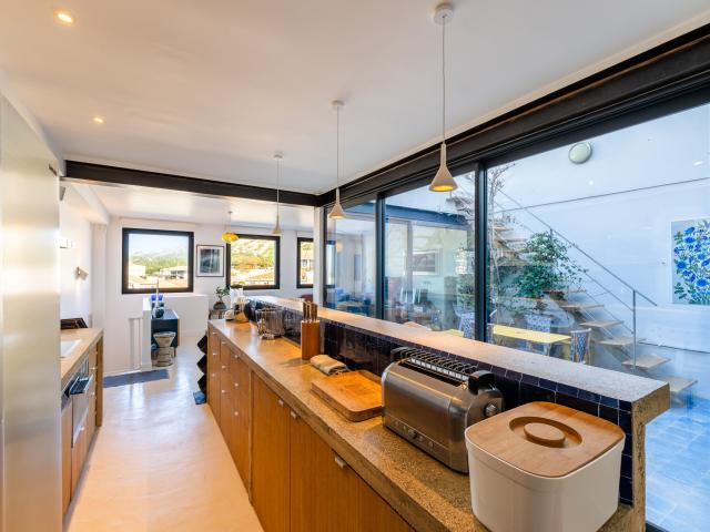 Gorgeous home. Rare property in the Calanques of Marseille – exceptional seaside house with terraces, patio, hammam, jacuzzi, and sea views
