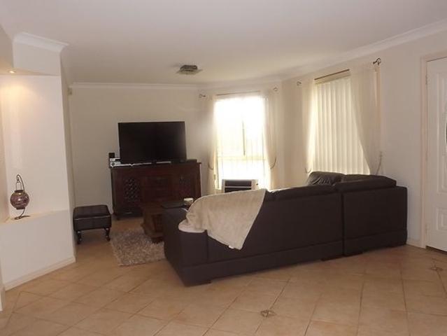 Gorgeous home within minutes walk to Stunning Shell Cove Marina!