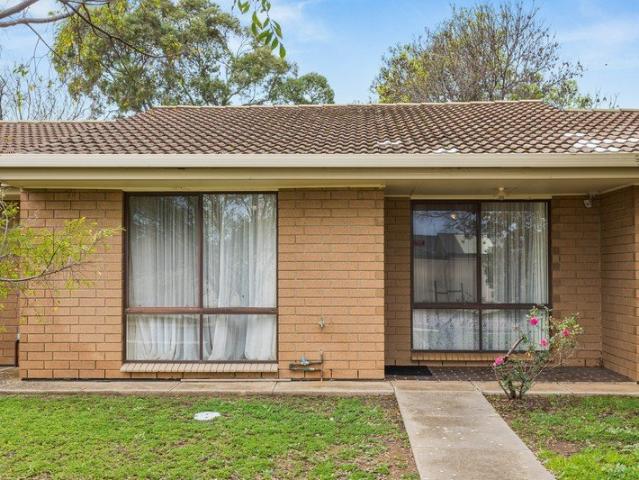 Gorgeous Homette available in a very popular location!