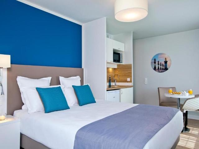 Gorgeous Large Studio with Free WiFi near Gare de Lyon: Comfort and Convenience in Paris