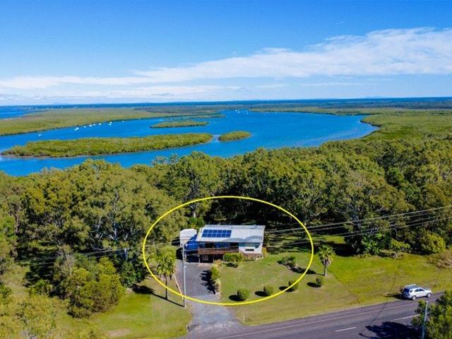 Gorgeous Location with Island Views