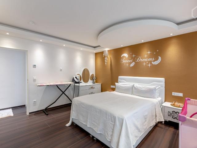 Gorgeous loft in Hürth, Hurth Amsterdam Apartments for Rent