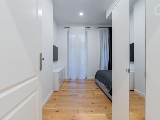 Gorgeous & lovely studio in Charlottenburg near the Spree TV, internet and all cost included, Berlin Amsterdam Apartments for Rent