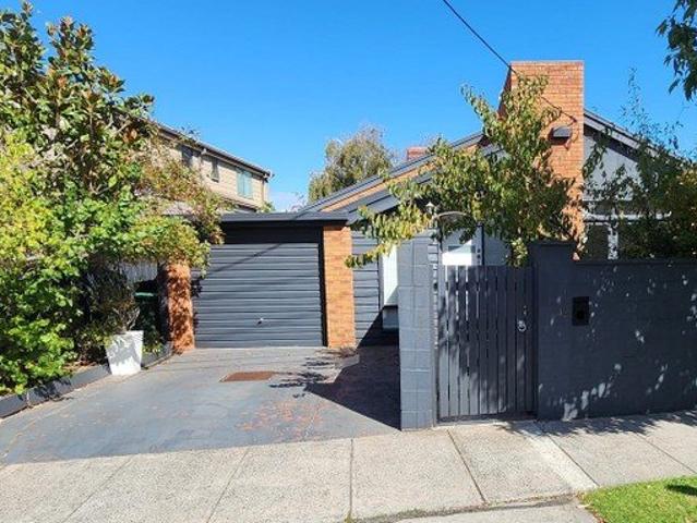 Gorgeous Low maintenance, modern living in a prime location. 2 bedrooms + Study single level home