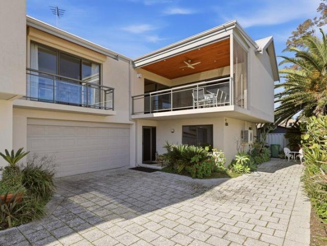 Gorgeous Luxury Beachfront Home with Ocean Views