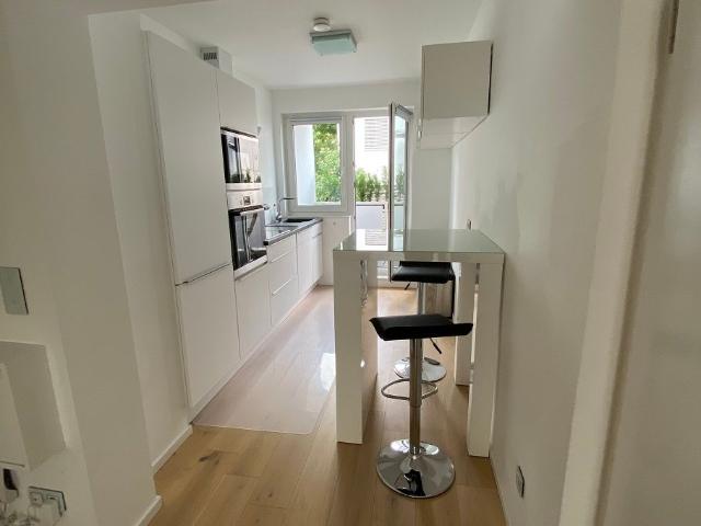 Gorgeous luxury studio in Stuttgart, Stuttgart Amsterdam Apartments for Rent