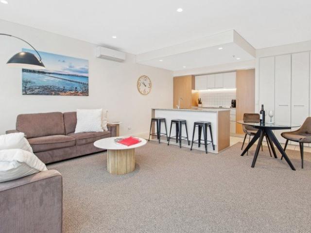 GORGEOUS MODERN 2 BEDROOM APARTMENT IN CENTRAL VICTOR HARBOR