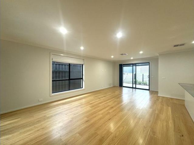 Gorgeous Modern 4 bedroom Family Home!