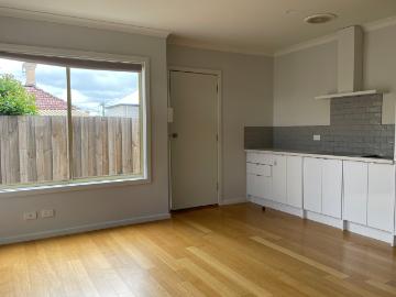 Gorgeous & Modern Self Contained Studio