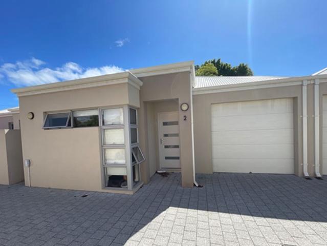 Gorgeous Modern Villa in the Heart of Hamilton Hill