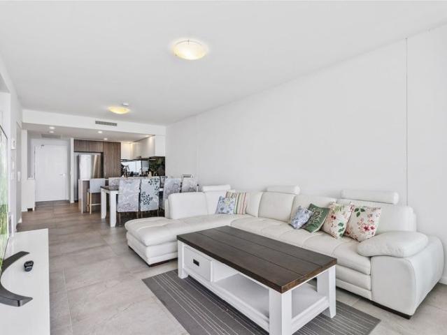 Gorgeous Oceanview 2 Bedrooms 2 Bathrooms 2 carparks in Labrador!