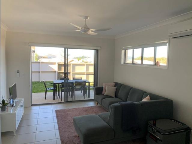Gorgeous One Bedroom Unit in Great Location