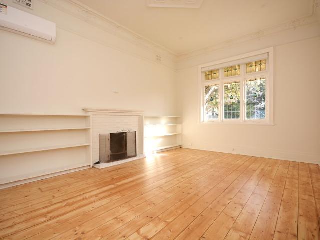 Gorgeous Queen Anne in Prime Caulfield South Location