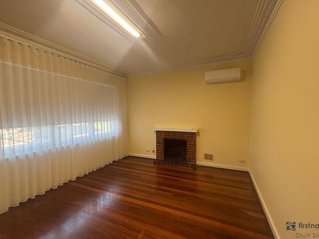 Gorgeous Renovated Street Front Home in a Sought After Morley Location