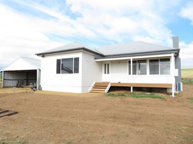 GORGEOUS RENOVATED PROPERTY WITH STUNNING VIEWS!