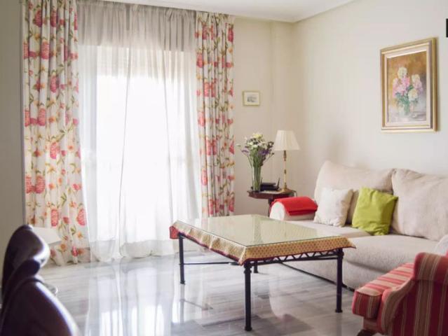 Gorgeous room for rent in 4 bedroom apartment, Las Gondolas