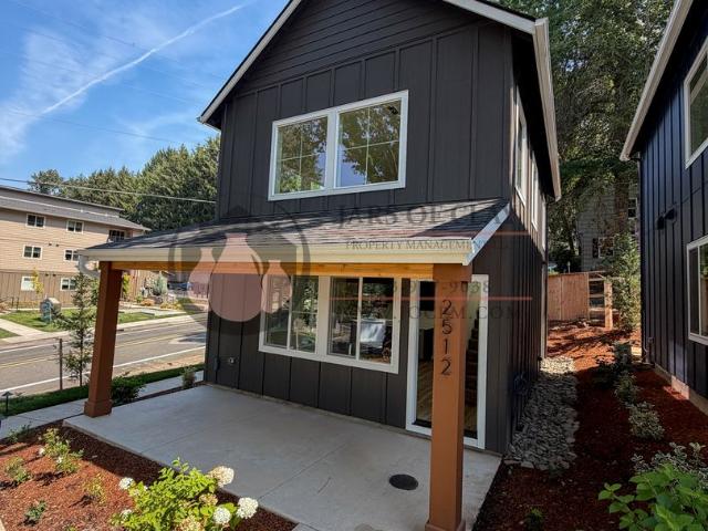 FREE RENT Gorgeous & Spacious Cottage in South Salem