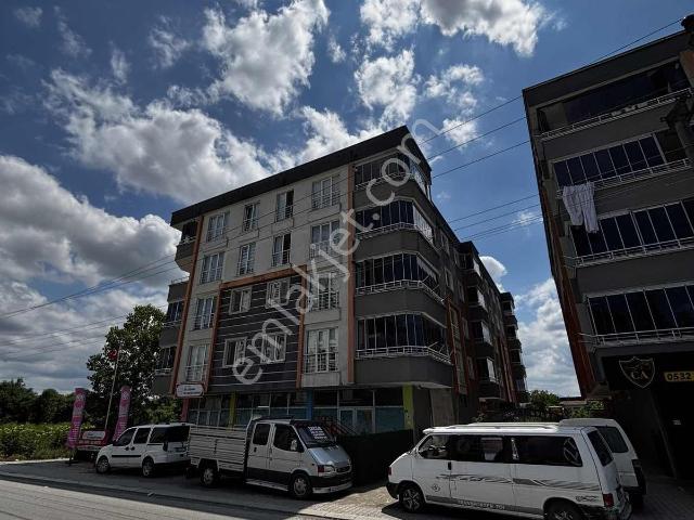 Görgülü Emlak'tan Zümrüt Evler Sitesi'nde Satılık 2+1 Daire