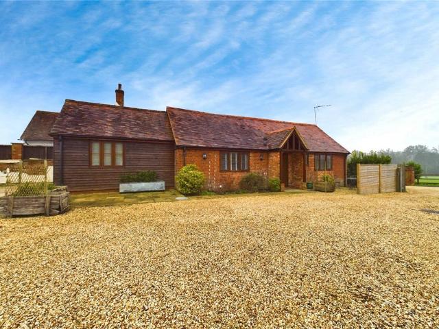 Goring Lane, Goddards Green. 2 bed bungalow to rent £1,750 pcm £404 pw