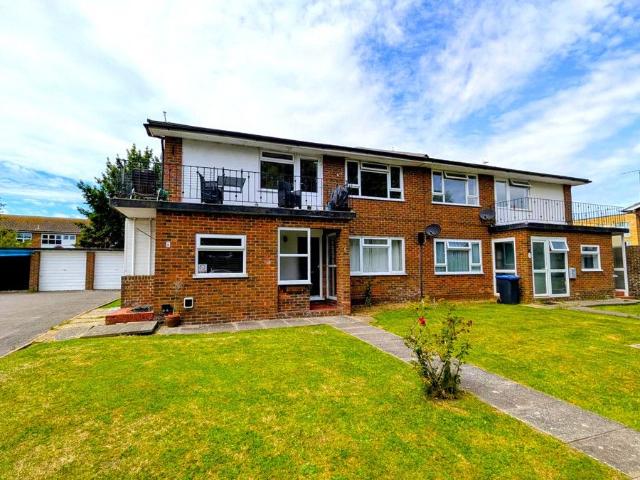 Goring Street, Worthing BN12, 2 bed flat to rent, £1,300 pcm | PrimeLocation