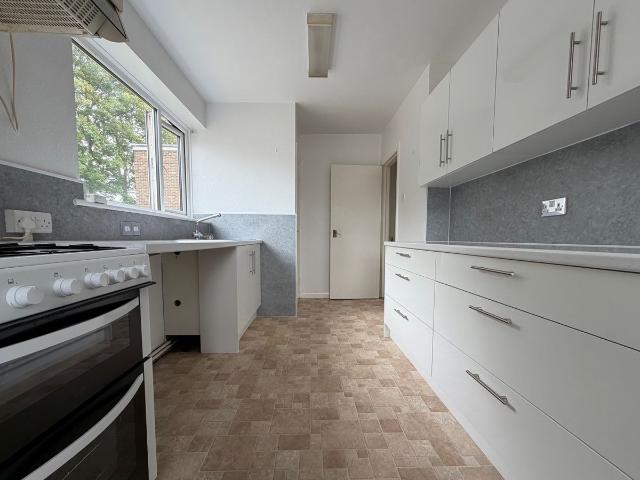 Goring Street, Worthing BN12, 2 bed flat to rent, £1,400 pcm | PrimeLocation