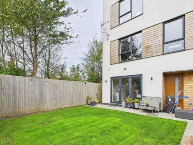 Goring Road, Goring by sea, 3 Bedroom End