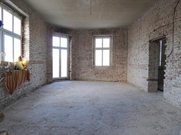 Przestronne 68 m² z wysokimi sufitami i balkonem