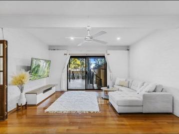 Gorokan 4 Bed House with Pool & Ducted Air Conditioning $860/wk