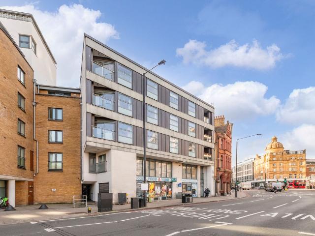 Goswell Road, Angel EC1V, 1 bed flat to rent, £2,600 pcm | PrimeLocation