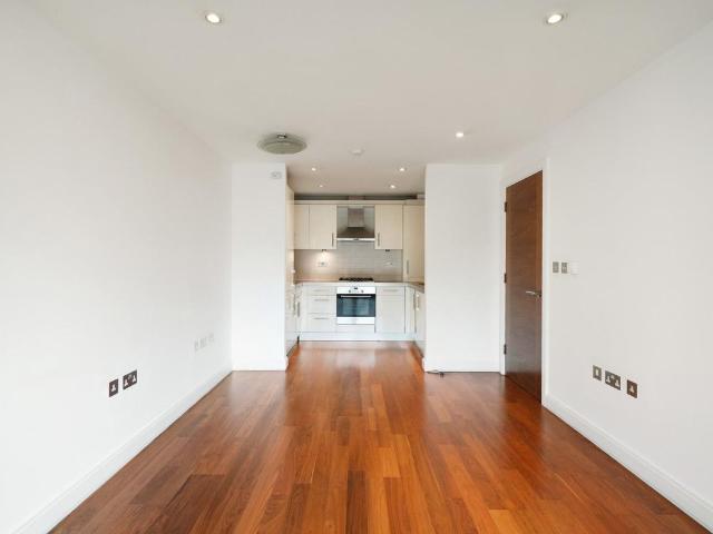 Goswell Road, Barbican EC1M, 1 bed flat to rent, £2,500 pcm | PrimeLocation