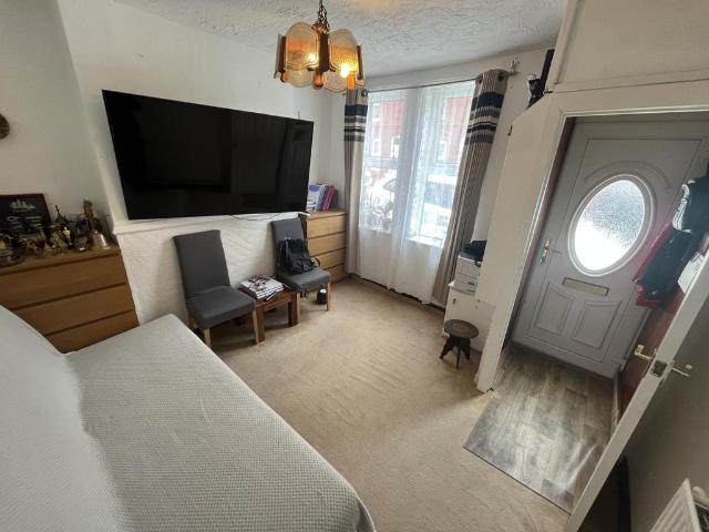 Goswell Street, Liverpool. 2 bed terraced house to rent £750 pcm £173 pw