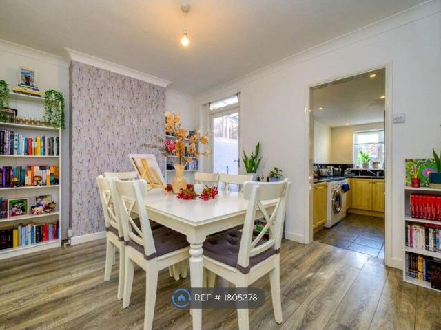 Gosbrook Road, Reading RG4, 2 bed terraced house to rent, £2,000 pcm | PrimeLocation