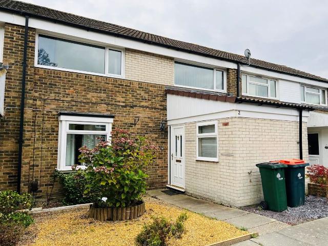 Gosden Close, Crawley RH10, 3 bed property to rent, £1,800 pcm | PrimeLocation