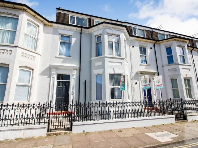 Gosforth House, 104 Wellesley Road NR30, 1 bed flat to rent, £600 pcm | PrimeLocation