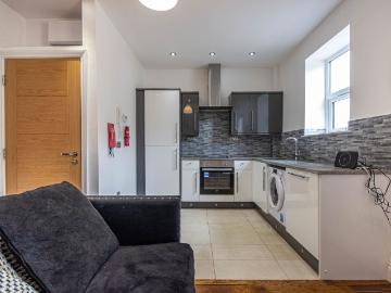 Lansdowne Terrace, Gosforth, Newcastle Upon Tyne NE3, 1 bed flat to rent, £950 pcm | PrimeLocation