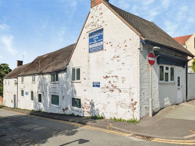 Gospel End Street, Sedgley DY3, 3 bed flat to rent, £1,000 pcm | PrimeLocation